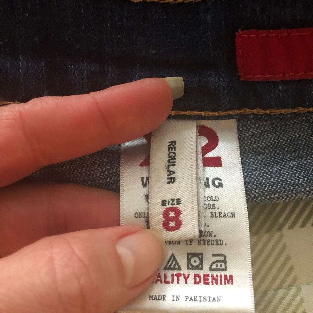 Express brand Curvy Boot Cut Jeans. Size 8. - Picture 4 of 6